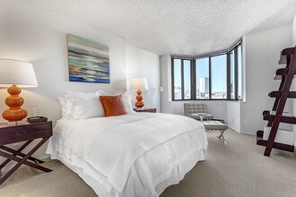 Trinity Towers Apartments in San Francisco, CA - Foto de edificio - Building Photo