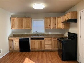 1201 S Throckmorton St in Sherman, TX - Building Photo - Building Photo