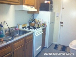 6 Wait St, Unit 4 in Boston, MA - Foto de edificio - Building Photo