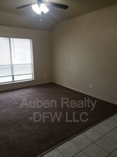 114 Honey Bee Dr in Joshua, TX - Building Photo - Building Photo