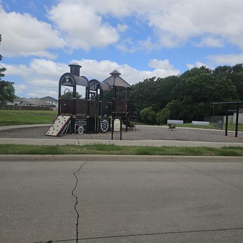 1042 Warbler Ln in Aubrey, TX - Building Photo - Building Photo