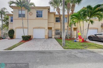708 NW 170th Terrace in Pembroke Pines, FL - Building Photo - Building Photo