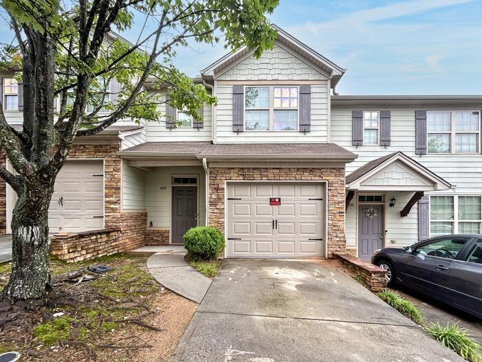 4159 Park Chase Dr in East Point, GA - Building Photo