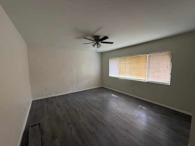 E. E Campus Way in Hemet, CA - Building Photo - Building Photo