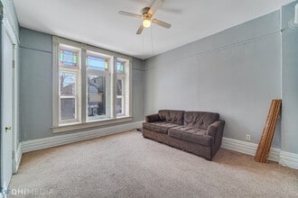 1650 N Oakley Ave in Chicago, IL - Building Photo - Building Photo