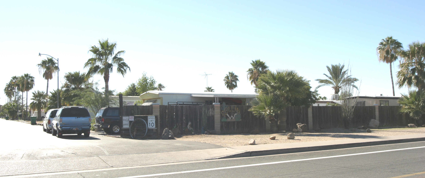 Rolling W Mobile Home Park-47 Space in Phoenix, AZ - Building Photo