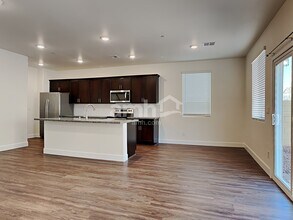 85 Foxridge Swings Ln in Henderson, NV - Building Photo - Building Photo