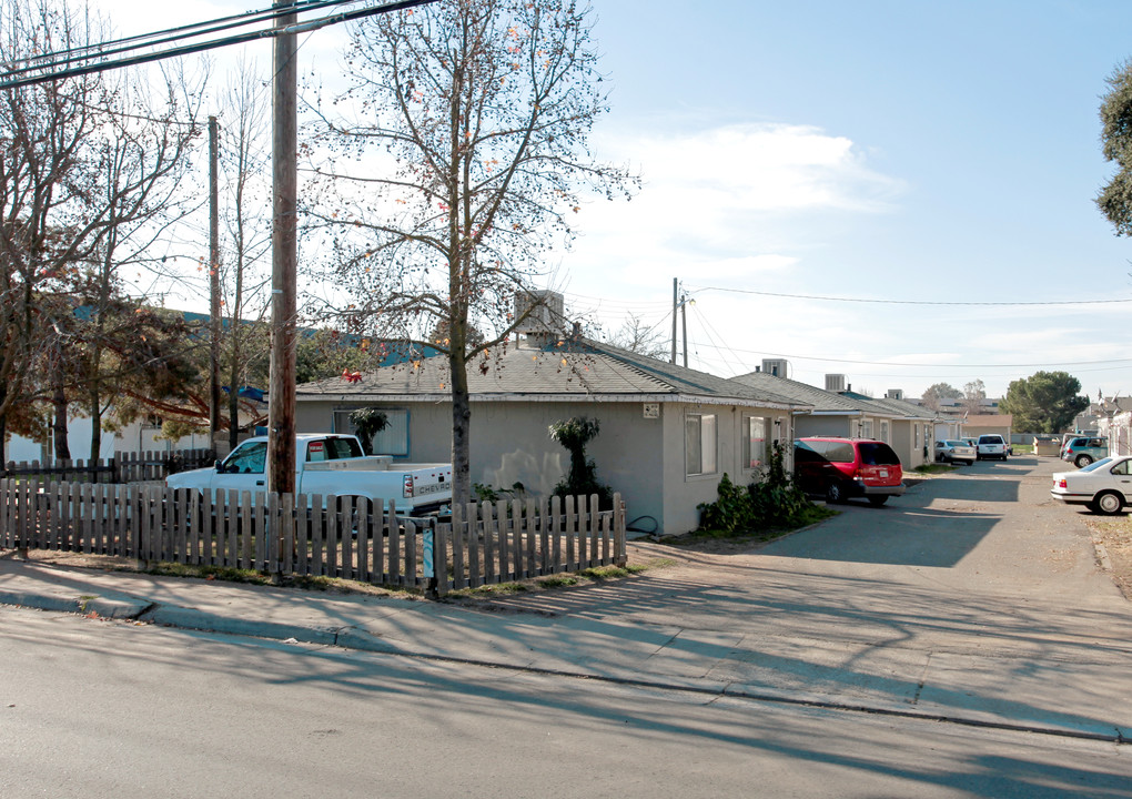 1821 Central Ave in Ceres, CA - Foto de edificio