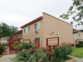 7342-7348 Newlin Ave in Whittier, CA - Foto de edificio - Building Photo