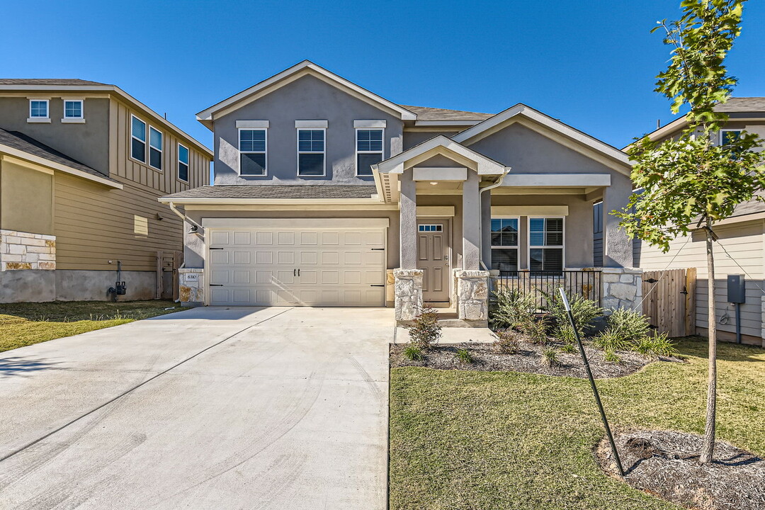 6310 Rounded Pebble Ln in Austin, TX - Foto de edificio