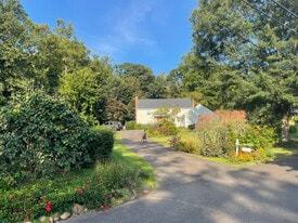 74 Mansion Rd in Wallingford, CT - Building Photo