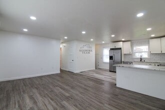 608 Torbett St in Richland, WA - Building Photo - Building Photo