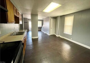 1038 Clifton St in Follansbee, WV - Building Photo - Building Photo