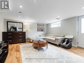 632 Pharmacy Ave in Toronto, ON - Building Photo - Building Photo