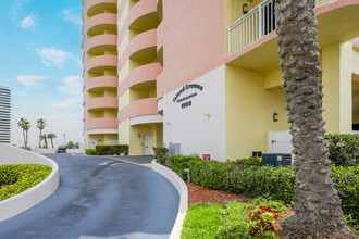 Island Crowne Condominium in Daytona Beach, FL - Building Photo - Building Photo