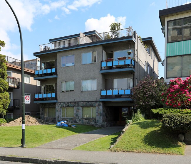 2266 W 2nd Ave in Vancouver, BC - Building Photo - Primary Photo