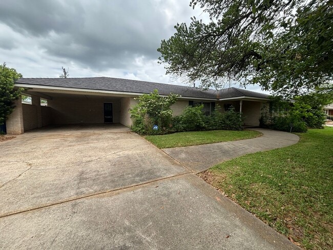 property at 1519 Audubon Pl