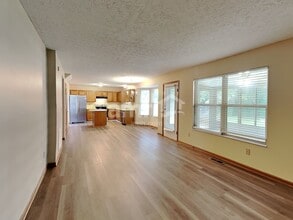 8190 Pelham Dr in Westerville, OH - Building Photo - Building Photo
