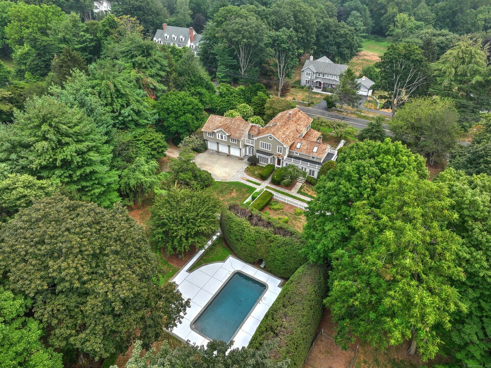99 Sturges Hwy in Westport, CT - Building Photo