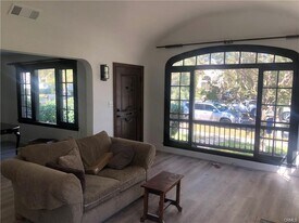 1951 Midvale Ave in Los Angeles, CA - Building Photo