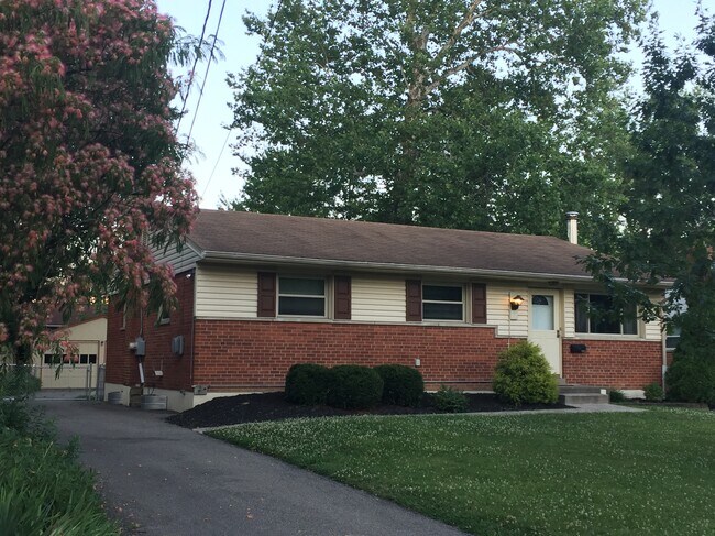 9490 Wynnecrest Dr in Cincinnati, OH - Building Photo - Building Photo