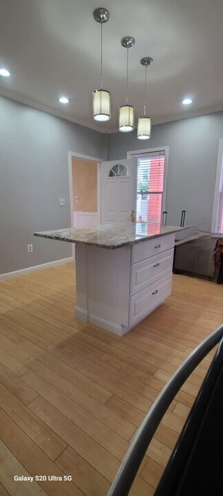 162 Andover St, Unit 1st floor in Lawrence, MA - Building Photo