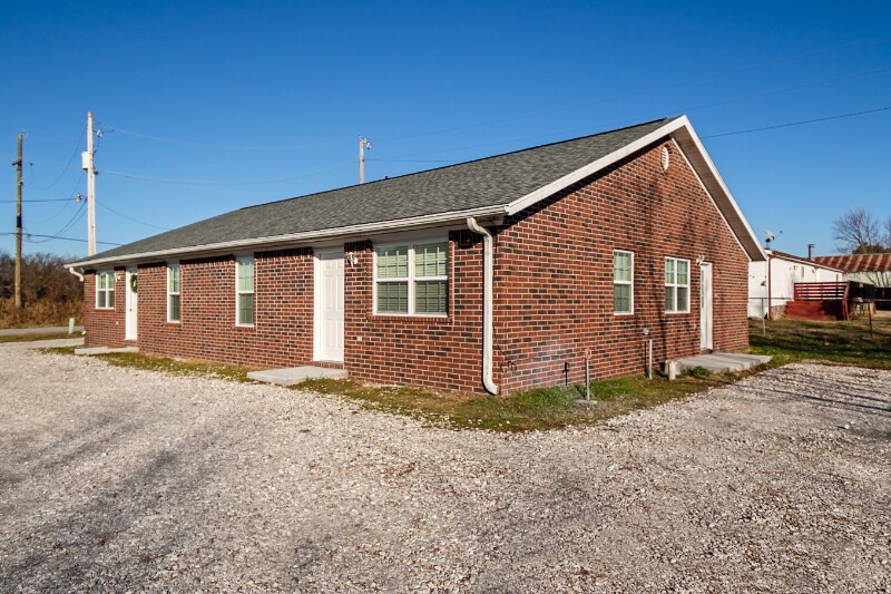 1638 E North St in Lincoln, AR - Building Photo