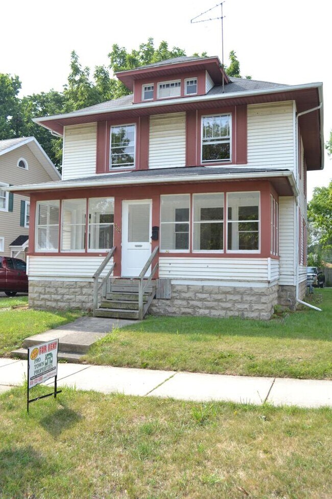 606 W Marion St Rentals in Joliet, IL