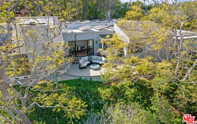 6848 Fernhill Dr in Malibu, CA - Building Photo - Building Photo