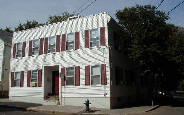 14 Leverett St in Brookline, MA - Building Photo