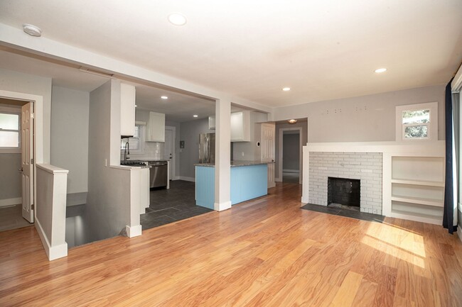 property at 637 W 10th St