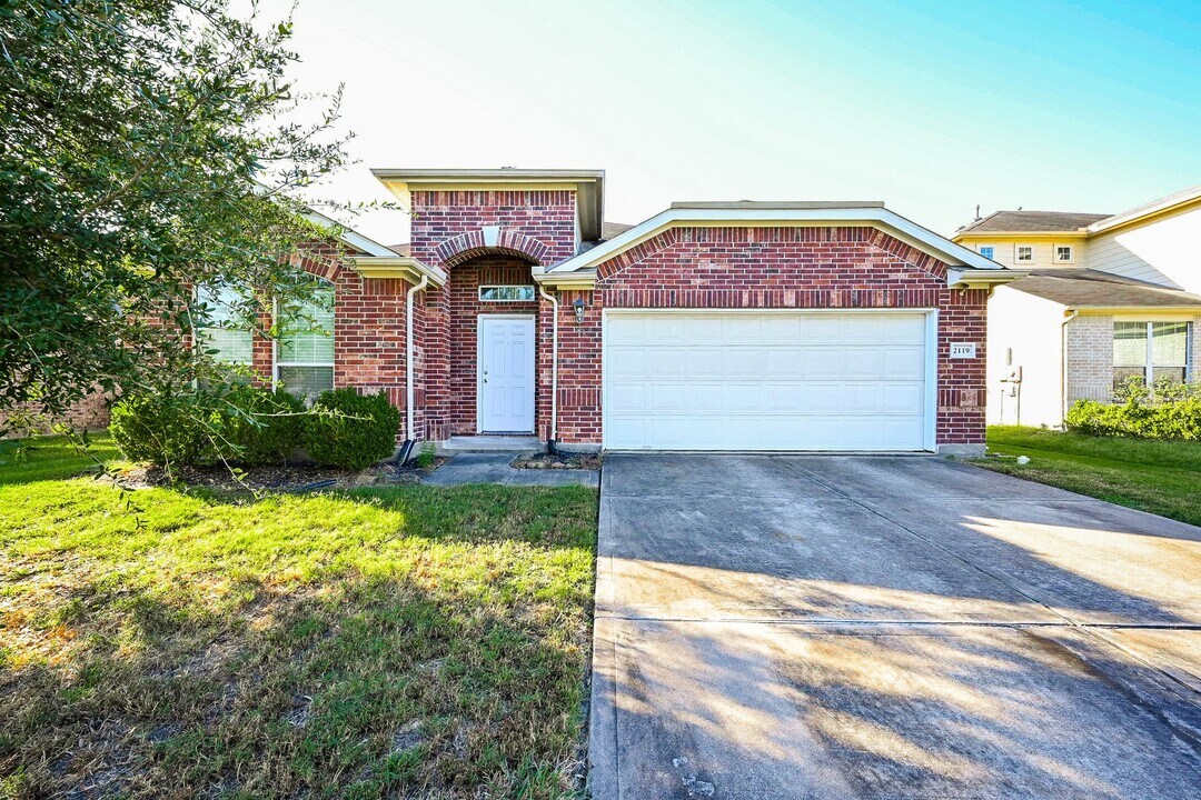 2119 Mateo Park Dr in Houston, TX - Building Photo
