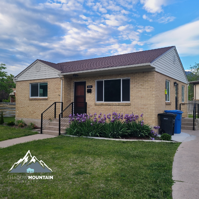 property at 866 Hillcrest Ave