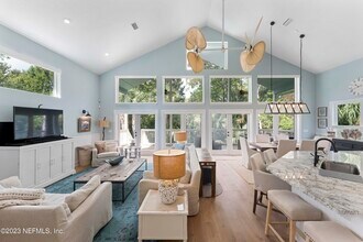 670 Sherry Dr in Atlantic Beach, FL - Building Photo - Building Photo