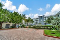 2100 Van Buren St in Hollywood, FL - Building Photo - Building Photo