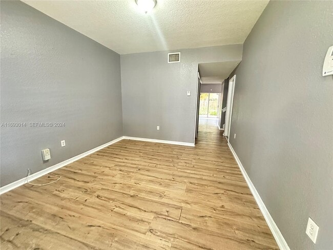 687 SW 10th St in Homestead, FL - Building Photo - Building Photo