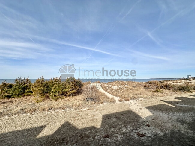 property at 3908 Whispering Oaks Pl