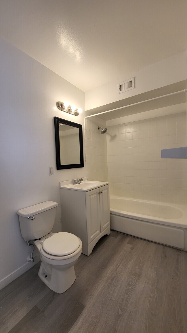 2937 Stewart Ave in Las Vegas, NV - Building Photo - Building Photo