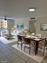 9320 Fontainebleau Blvd in Miami, FL - Foto de edificio - Building Photo