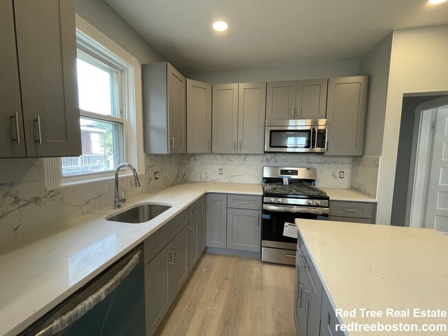 44 Ashley St, Unit 2 in Boston, MA - Building Photo - Building Photo