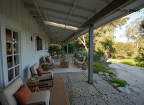 384 Crazy Horse Canyon Rd in Salinas, CA - Building Photo