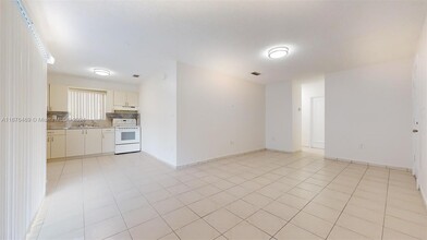 1672 W 42nd St-Unit -0 in Hialeah, FL - Building Photo - Building Photo