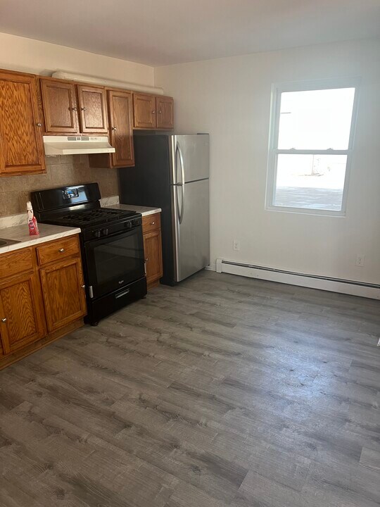 127 Wilson Ave, Unit 2 in Newark, NJ - Building Photo