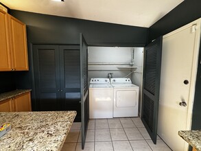 19 Stoneyside Ln in St. Louis, MO - Building Photo - Building Photo