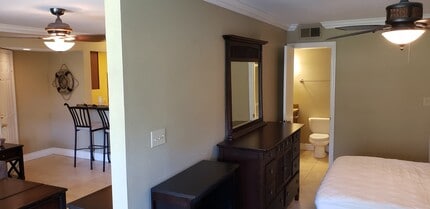 2906 S University Dr, Unit 7106 in Davie, FL - Building Photo - Building Photo
