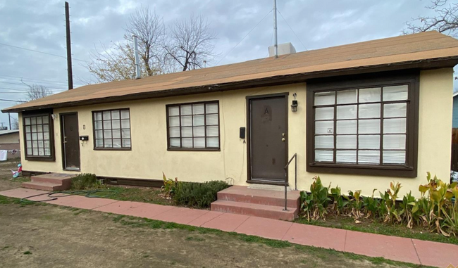 107 Eye St in Bakersfield, CA - Building Photo - Primary Photo