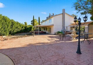 3182 Moonflower Dr in Las Vegas, NV - Building Photo - Building Photo