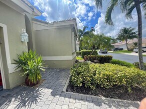 7060 NW Turtle Walk in Boca Raton, FL - Building Photo - Building Photo