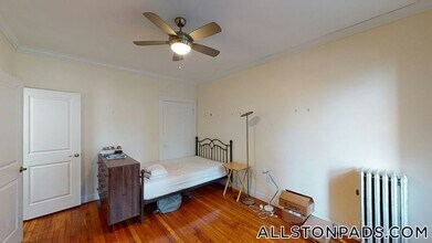 15 Glenville Ave, Unit 10 in Boston, MA - Foto de edificio - Building Photo