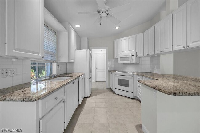 5065 Ventura Ct in Naples, FL - Building Photo - Building Photo